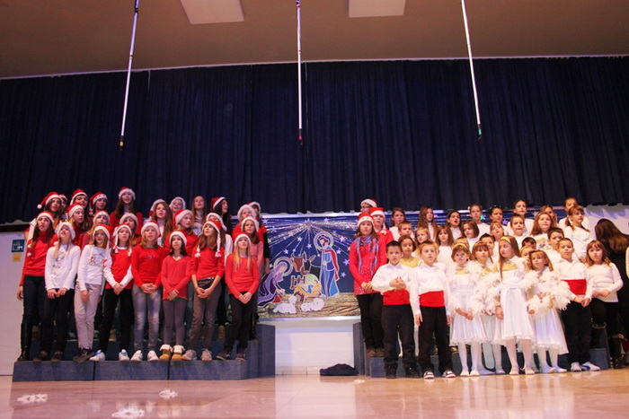 Božićna priredba OŠ Smiljevac Božićna priredba OŠ Smiljevac