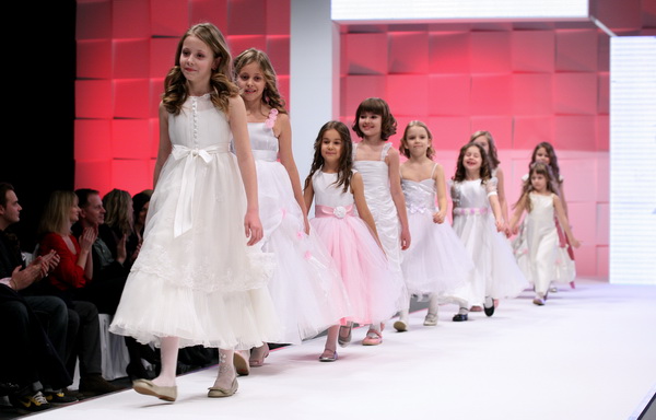 Zagreb, 040211. 
Arena Zagreb, Laniste.
13. Sajam vjencanja, velika modna revija sa modelima modne agencije Sandra.
Foto: Biljana Gaurina / CROPIX