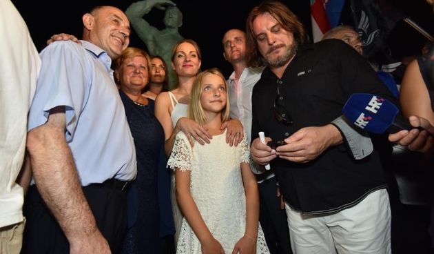 U Dragama otkriven spomenik Miru Barešiću. Photo: Dino Stanin/PIXSELL