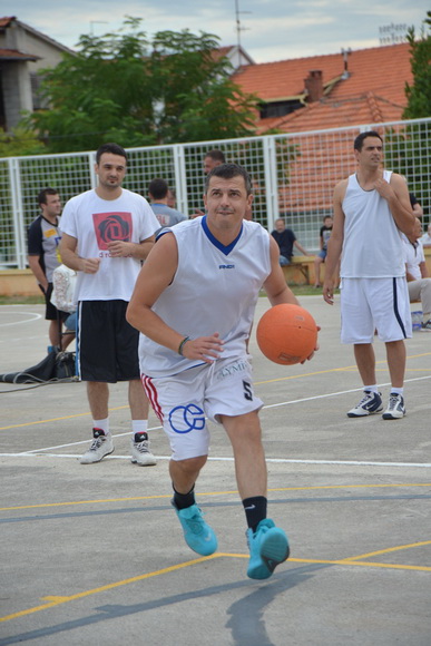 U povodu blagdana Kraljice Mira u Stanovima odigrana utakimica između veterana KK Zadar i Stanova, Foto: Iva Perinčić U povodu blagdana Kraljice Mira u Stanovima odigrana utakimica između veterana KK Zadar i Stanova, Foto: Iva Perinčić