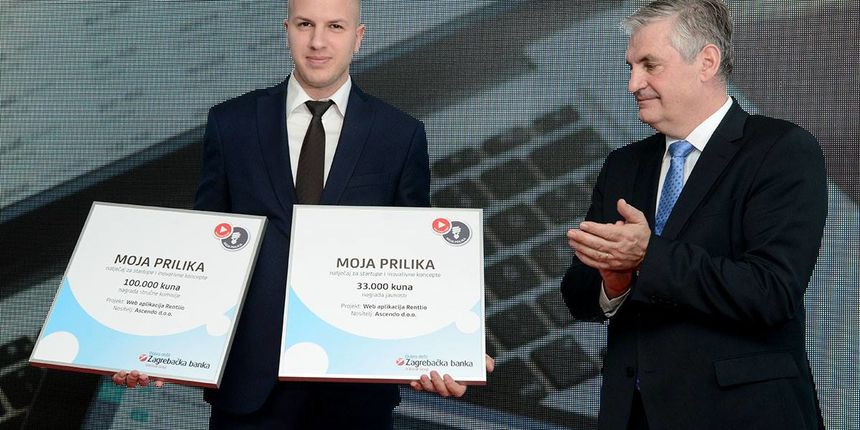 Marko Mišulić s nagradama i Miljenko Živaljić predsjednik uprave Zagrebačke banke