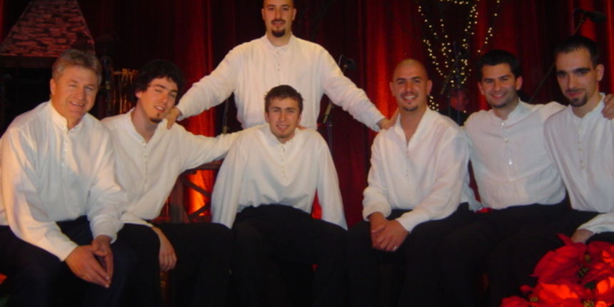 Klapa Kadena (foto: http://klapakadena.blog.hr) Klapa Kadena (foto: http://klapakadena.blog.hr)