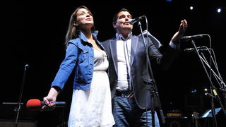 Sibenik, 030612.
Stadion Subicevac.
Veceras je odrzan humanitarni koncert “Sibenska srca za nasu dicu” na kojem su prikupljana sredstva za lijecenje djece oboljele od malignih bolesti. Koncert je vodila poznata glumica Doris Pincic, a nastupile su mnoge e Sibenik, 030612.
Stadion Subicevac.
Veceras je odrzan humanitarni koncert “Sibenska srca za nasu dicu” na kojem su prikupljana sredstva za lijecenje djece oboljele od malignih bolesti. Koncert je vodila poznata glumica Doris Pincic, a nastupile su mnoge e