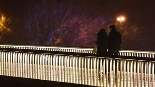 Zadar – U uvali Jazine postavljen je hologramski prikaz bozicne Jelke uz popratne audio vizualne efekte. Projekcija se odrzava do Nove godine svakog popodneva iza 17 sati. Dogadjaj je organizirala tvrtka Parkour media u sklopu manifestacije Advent u Zadru Zadar – U uvali Jazine postavljen je hologramski prikaz bozicne Jelke uz popratne audio vizualne efekte. Projekcija se odrzava do Nove godine svakog popodneva iza 17 sati. Dogadjaj je organizirala tvrtka Parkour media u sklopu manifestacije Advent u Zadru