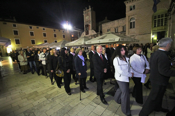 Procesija Velikog petka, 6. travnja 2012. (foto:Saša Čuka) Procesija Velikog petka, 6. travnja 2012. (foto:Saša Čuka)