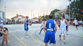 U povodu blagdana Kraljice Mira u Stanovima odigrana utakimica između veterana KK Zadar i Stanova, Foto: Iva Perinčić U povodu blagdana Kraljice Mira u Stanovima odigrana utakimica između veterana KK Zadar i Stanova, Foto: Iva Perinčić