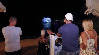 Stipe Petrina započeo je kampanju svjetlosnim spektaklom u Primoštenu