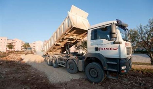 Uklonio cestu jer su mu uskratili građevinsku dozvolu, foto: Luka Gerlanc/Cropix