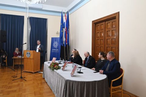 Predstavljena knjiga „Diplomatski pečat – sasvim osobno“