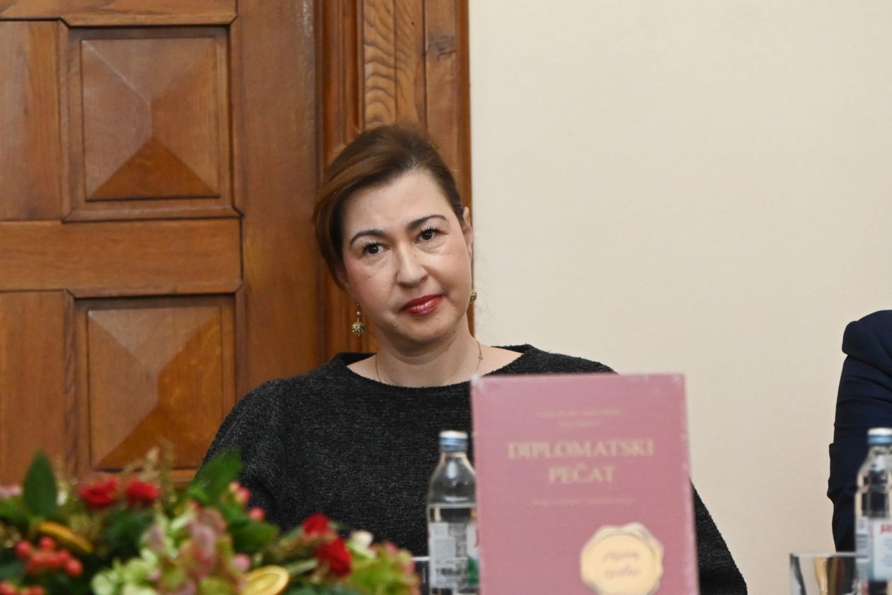 Predstavljena knjiga „Diplomatski pečat – sasvim osobno“ Predstavljena knjiga „Diplomatski pečat – sasvim osobno“