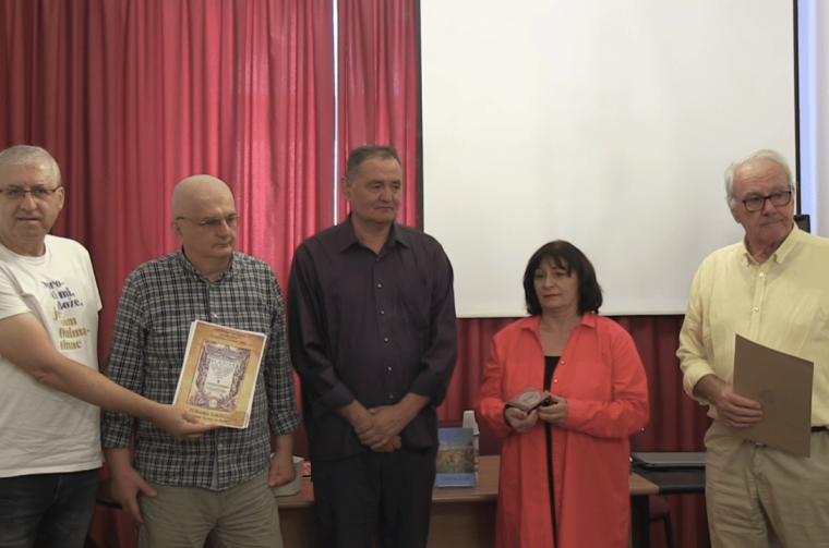 Književna nagrada Zoranić, jedno od najvažnijih priznanja za roman godine u Hrvatskoj, svečano je dodijeljena 22. rujna 2025. u Matici hrvatskoj Zadar.