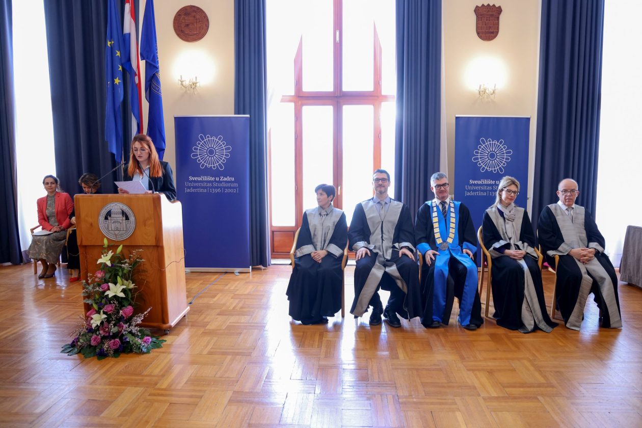 Rektor Sveučilišta u Zadru prof. dr. sc. Josip Faričić dodijelio je nagrade najboljim studentima, sportašima te akademskim i administrativnim djelatnicima. Rektor Sveučilišta u Zadru prof. dr. sc. Josip Faričić dodijelio je nagrade najboljim studentima, sportašima te akademskim i administrativnim djelatnicima.