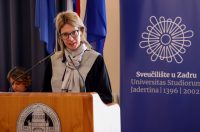 Rektor Sveučilišta u Zadru prof. dr. sc. Josip Faričić dodijelio je nagrade najboljim studentima, sportašima te akademskim i administrativnim djelatnicima. Rektor Sveučilišta u Zadru prof. dr. sc. Josip Faričić dodijelio je nagrade najboljim studentima, sportašima te akademskim i administrativnim djelatnicima.