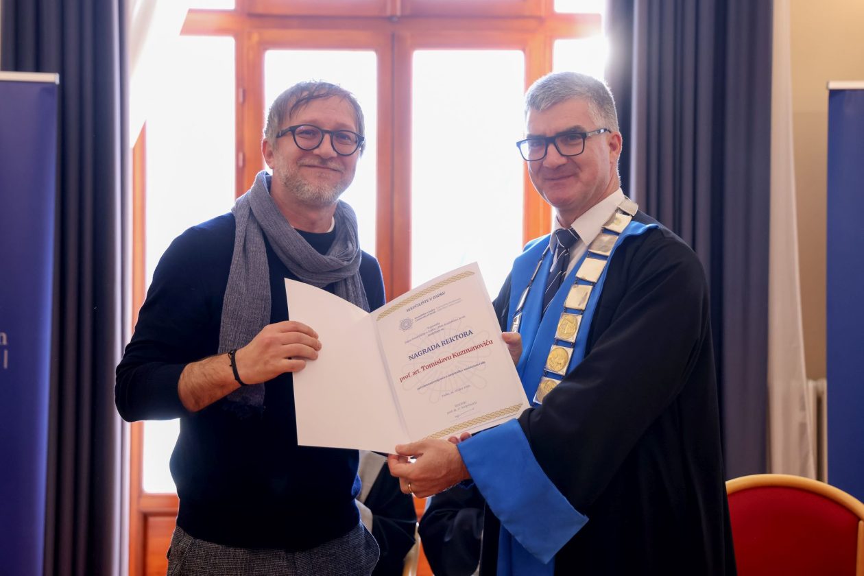 Rektor Sveučilišta u Zadru prof. dr. sc. Josip Faričić dodijelio je nagrade najboljim studentima, sportašima te akademskim i administrativnim djelatnicima. Rektor Sveučilišta u Zadru prof. dr. sc. Josip Faričić dodijelio je nagrade najboljim studentima, sportašima te akademskim i administrativnim djelatnicima.