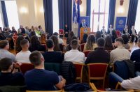 Rektor Sveučilišta u Zadru prof. dr. sc. Josip Faričić dodijelio je nagrade najboljim studentima, sportašima te akademskim i administrativnim djelatnicima. Rektor Sveučilišta u Zadru prof. dr. sc. Josip Faričić dodijelio je nagrade najboljim studentima, sportašima te akademskim i administrativnim djelatnicima.