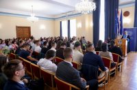 Rektor Sveučilišta u Zadru prof. dr. sc. Josip Faričić dodijelio je nagrade najboljim studentima, sportašima te akademskim i administrativnim djelatnicima. Rektor Sveučilišta u Zadru prof. dr. sc. Josip Faričić dodijelio je nagrade najboljim studentima, sportašima te akademskim i administrativnim djelatnicima.
