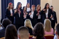 Rektor Sveučilišta u Zadru prof. dr. sc. Josip Faričić dodijelio je nagrade najboljim studentima, sportašima te akademskim i administrativnim djelatnicima. Rektor Sveučilišta u Zadru prof. dr. sc. Josip Faričić dodijelio je nagrade najboljim studentima, sportašima te akademskim i administrativnim djelatnicima.