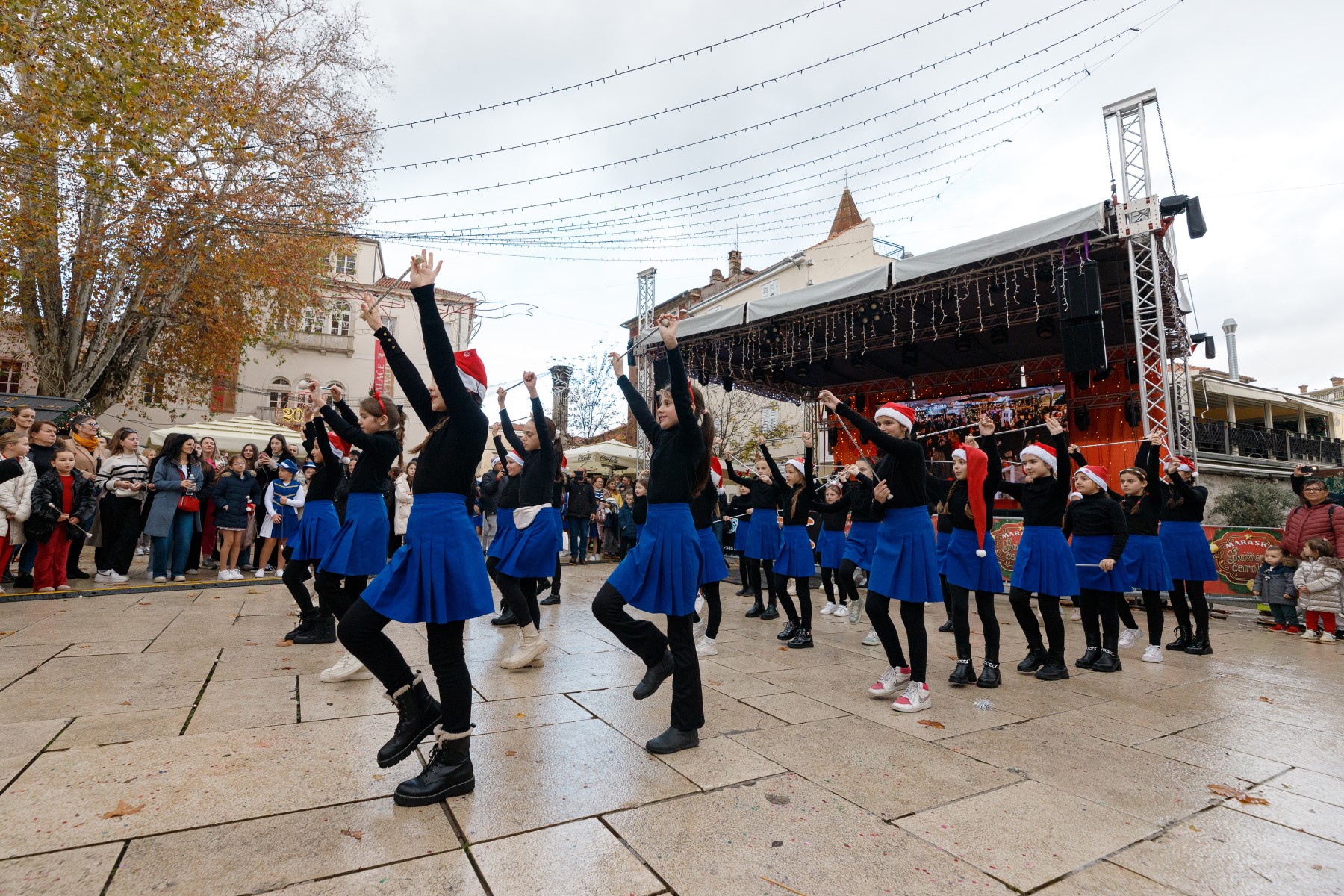 Defile mažoret plesa @ Advent u Zadru Defile mažoret plesa @ Advent u Zadru