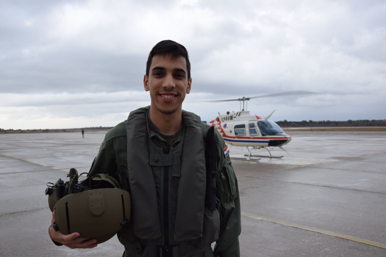 U Zemuniku izvedeni prvi samostalni letovi učenika na helikopterima “Bell-206B” U Zemuniku izvedeni prvi samostalni letovi učenika na helikopterima “Bell-206B”