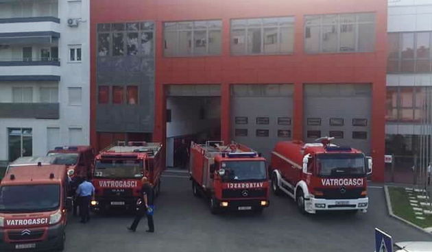 Vatrogasne postrojbe iz Slavonije i Baranje krenule na ispomoć u Benkovac