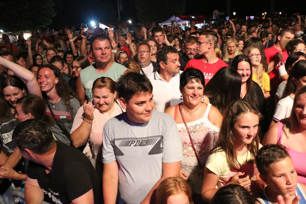 Prvi koncert popularnog slavonskog benda Vigor na otoku Viru