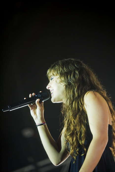 Zagreb, 030612.
Francuska pjevacica Zaz, pravog imena Isabelle Geffroy, kojoj je planetarnu slavu donio singl Je veux, odrzala je veceras koncert pred prepunom dvoranom Doma sportova.
Foto: Neja Markicevic / CROPIX