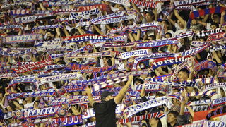 Split, 300910.
Stadion Poljud.
Nogometna utakmica drugog kola Europske lige,
Hajduk – Anderlecht.
Na slici: slavlje navijaca Torcida.
Foto: Josko Ponos / CROPIX Split, 300910.
Stadion Poljud.
Nogometna utakmica drugog kola Europske lige,
Hajduk – Anderlecht.
Na slici: slavlje navijaca Torcida.
Foto: Josko Ponos / CROPIX