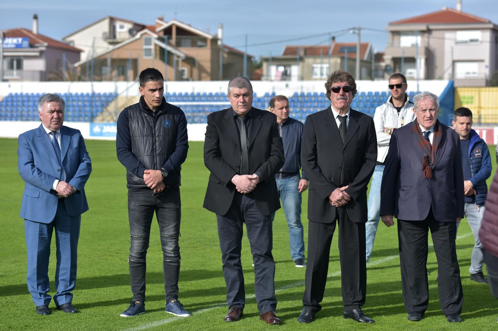 Na stadionu u Stanovima obilježena 10. obljetnica smrti Hrvoja Ćustića Na stadionu u Stanovima obilježena 10. obljetnica smrti Hrvoja Ćustića