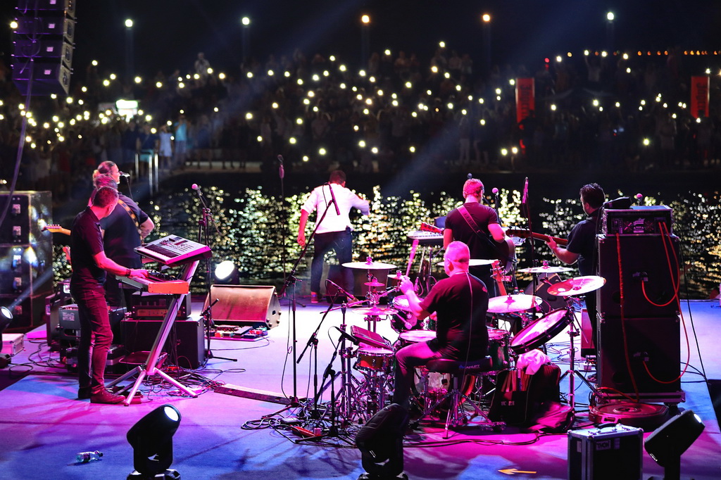 Fenomenalni Petar Grašo raspjevao i rasplesao Biograd Fenomenalni Petar Grašo raspjevao i rasplesao Biograd