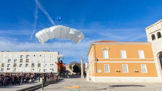 Badnjak 2016: Blagdanski đir po gradu 24. prosinca Badnjak 2016: Blagdanski đir po gradu 24. prosinca