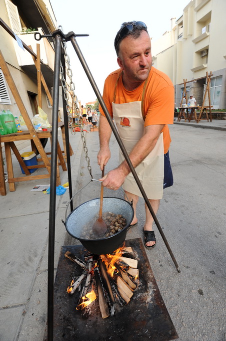 Benkovac, 300612.
Grad Benkovac i Turisticka zajednica Grada Benkovca po prvi puta su organizirali manifestaciju Benkovac, 300612.
Grad Benkovac i Turisticka zajednica Grada Benkovca po prvi puta su organizirali manifestaciju