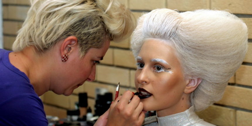 Zadar, 090610.
Na 8. Matrix World Touru 2010. u Zatonu kraj Zadra okupili su se frizeri iz desetak zemalja. Na spektakularnom trodnevnom druzenju koje organizira L’Oreal bilo je oko tisucu gostiju.
Foto: Branislav Grgurovic /CROPIX Zadar, 090610.
Na 8. Matrix World Touru 2010. u Zatonu kraj Zadra okupili su se frizeri iz desetak zemalja. Na spektakularnom trodnevnom druzenju koje organizira L’Oreal bilo je oko tisucu gostiju.
Foto: Branislav Grgurovic /CROPIX