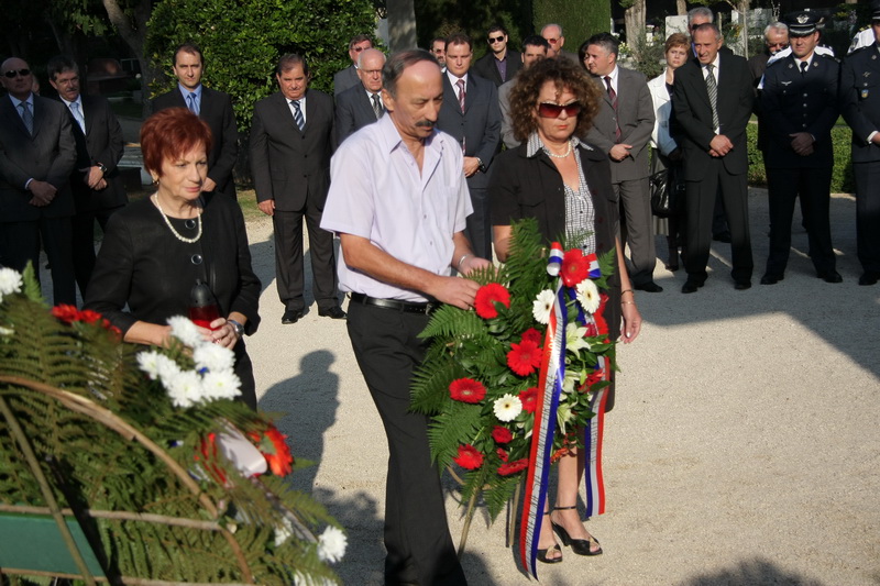 Image 1054205 (auto)