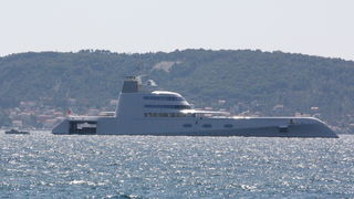 Superjqahta “A” usidrena u zadarskom kanalu Superjqahta “A” usidrena u zadarskom kanalu