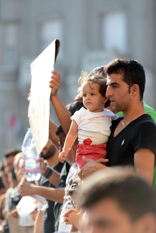 Izbjeglice i imigranti na željezničkom kolodvoru Keleti ulicama Budimpešte, Photo: Marko Jurinec/PIXSELL Izbjeglice i imigranti na željezničkom kolodvoru Keleti ulicama Budimpešte, Photo: Marko Jurinec/PIXSELL