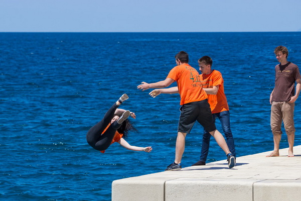 Ludijada maturanata na zadarskoj rivi 17. svibnja 2016. Foto: Bojan Bogdanić