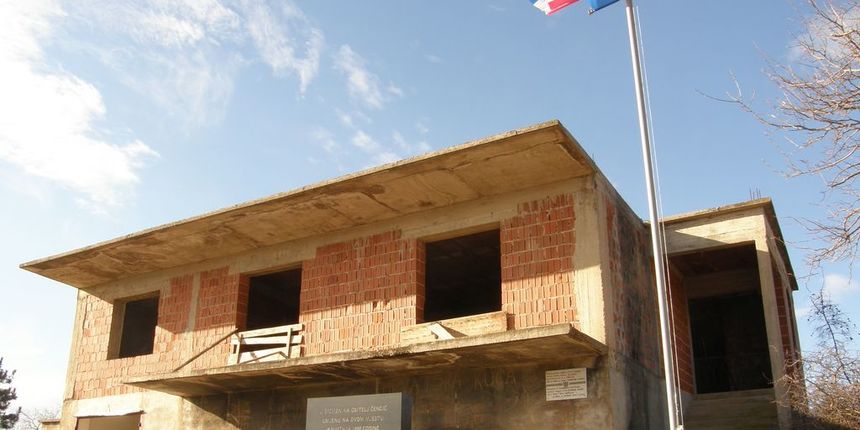 kuća mučki ubijene obitelji Čengić kuća mučki ubijene obitelji Čengić