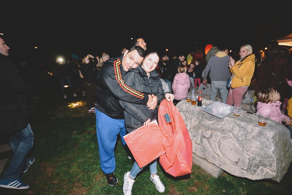 Humanitarni svjetlosni spektakl “Zaželi ljubav” na zadarskom Forumu 21. veljače 2016. Foto: Iva Perinčić Humanitarni svjetlosni spektakl “Zaželi ljubav” na zadarskom Forumu 21. veljače 2016. Foto: Iva Perinčić