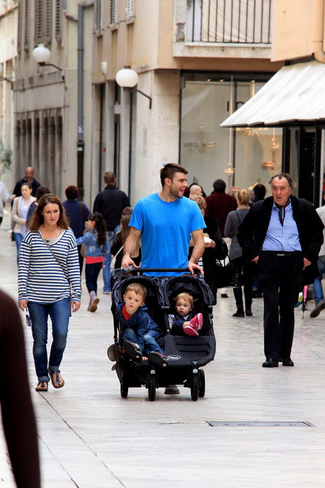 Nedjeljni đir po gradu 3. sttudenog 2013.  foto: Iva Perinčić, očevi, djeca, bebe, majčinstvo, roditeljstvo, odgoj