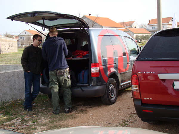 Humanitani uskrsni konvoj Zadar – Oklaj