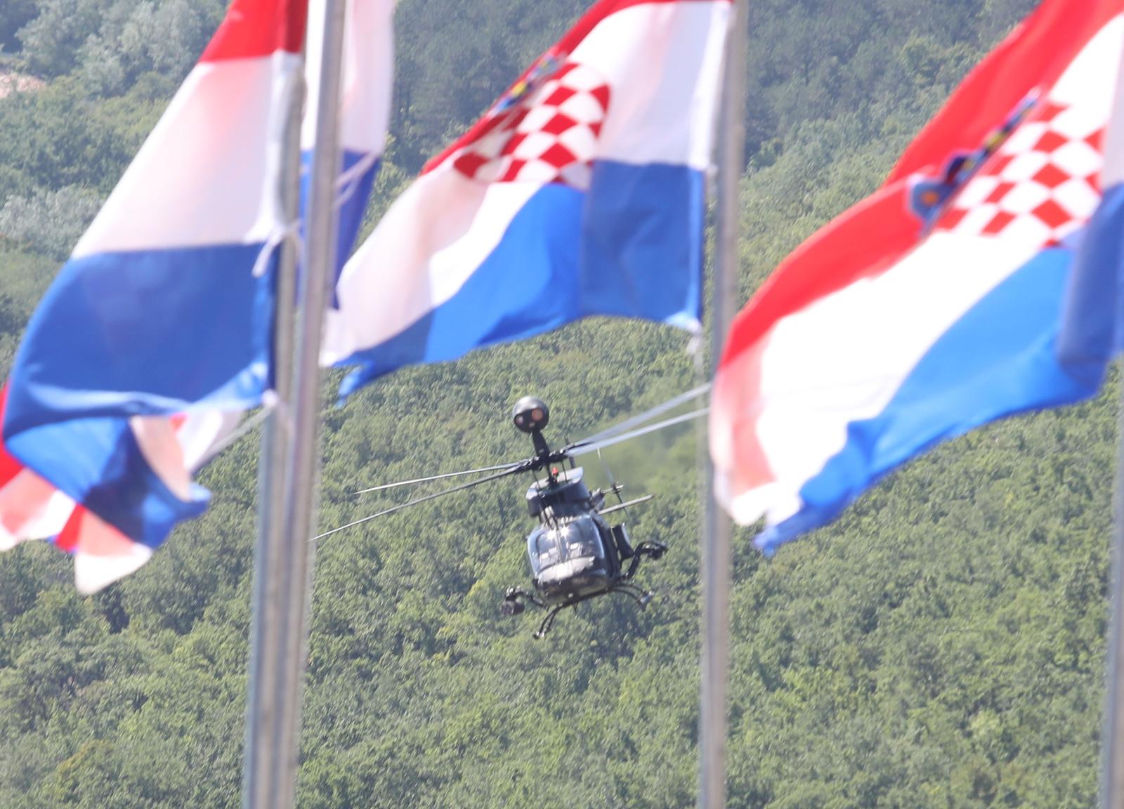 Preleti Rafalea i Krila oluje na obilježavanju 29. obljetnice VRO Oluja @ Knin Preleti Rafalea i Krila oluje na obilježavanju 29. obljetnice VRO Oluja @ Knin