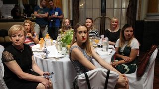 U vjenčanicama koje je dizajnirala Matija Vujica kozmetičku liniju su predstavile Renata Sopek. Natali Dizdar, Tatjana Jurić, Vanna i Lana Jurčević U vjenčanicama koje je dizajnirala Matija Vujica kozmetičku liniju su predstavile Renata Sopek. Natali Dizdar, Tatjana Jurić, Vanna i Lana Jurčević