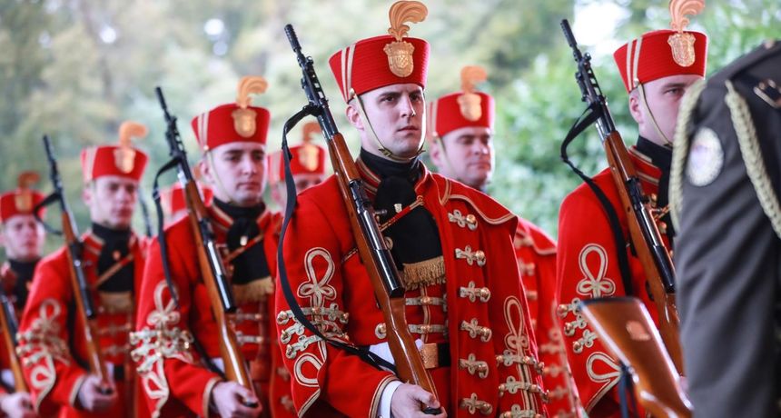 Svečana inauguracija novoizabranog hrvatskog predsjednika Zorana Milanovića u Predsjedničkim dvorima. Svečana inauguracija novoizabranog hrvatskog predsjednika Zorana Milanovića u Predsjedničkim dvorima.