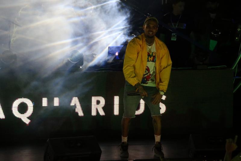 Novalja, Zrce – Koncert Chrisa Browna, koji je trebao biti odrzan na plazi Zrce, zbog jakog vjetra je otkazan te je, umjesto na plazi, Chris Brown koncert odrzao u prepunom klubu Aquarius. Photo: Dalibor Urukalovic/PIXSELL Novalja, Zrce – Koncert Chrisa Browna, koji je trebao biti odrzan na plazi Zrce, zbog jakog vjetra je otkazan te je, umjesto na plazi, Chris Brown koncert odrzao u prepunom klubu Aquarius. Photo: Dalibor Urukalovic/PIXSELL