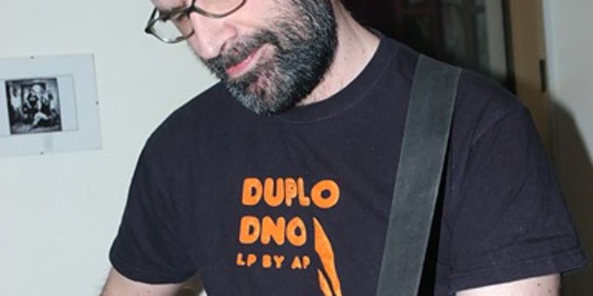 Ante Perković u caffe baru JazzVa (foto:Tomislav Jerak) Ante Perković u caffe baru JazzVa (foto:Tomislav Jerak)