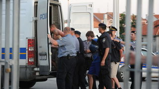 Zadar, 080610.
Dvorana Kresimir Cosic.
Cetvrta finalna kosarkaska utkmica izmedju Zadra i Cibone.
Na fotografiji: privodjenje navijaca.
Foto: Andrija Lucic / CROPIX Zadar, 080610.
Dvorana Kresimir Cosic.
Cetvrta finalna kosarkaska utkmica izmedju Zadra i Cibone.
Na fotografiji: privodjenje navijaca.
Foto: Andrija Lucic / CROPIX
