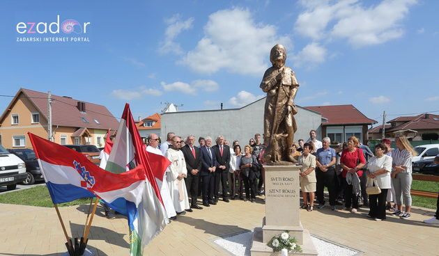 Bibinjci gradišćanskim Hrvatima darovali 1.82 metara visok kip sv. Roka