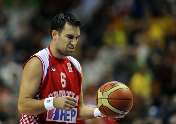 Katowice, 190909.
Dvorana Sport Arena Spodek.
Europsko prvenstvo u kosarci u Poljskoj, razigravanje izmedju Rusije i Hrvatske za odlazak na Svjetsko prvenstvo u Turskoj slijedece godine.
Na slici: Nikola Popovic.
Foto: Drago Sopta  / CROPIX
