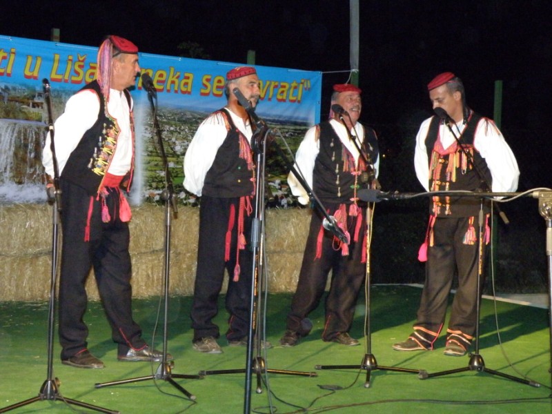 Lišane Ostrovičke: 1. Večer ojkanja “Od Sinja do Nina i Brinja”, Foto: Marko Mane Ledenko
