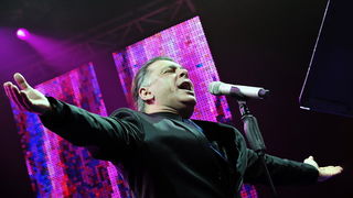 Skoplje, 240110.
Humanitarni koncert odrzan u Skoplju na kome su izvodjaci premijerno pjevali pjesme koje je komponirao Tose Proeski.
Na fotografiji: Aki Rahimovski.
Foto: Maja Zlatevska / CROPIX Skoplje, 240110.
Humanitarni koncert odrzan u Skoplju na kome su izvodjaci premijerno pjevali pjesme koje je komponirao Tose Proeski.
Na fotografiji: Aki Rahimovski.
Foto: Maja Zlatevska / CROPIX